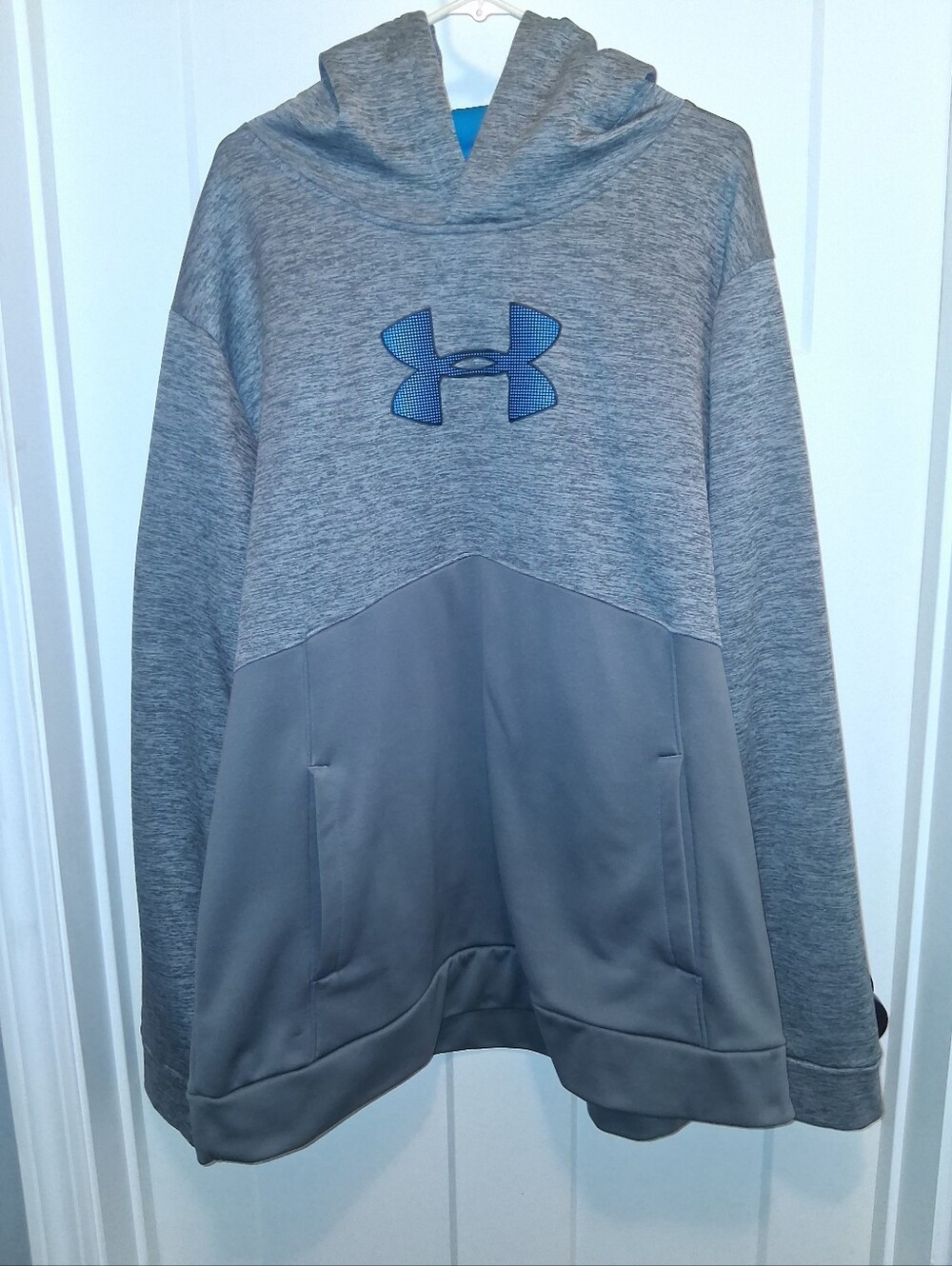 Under Armour Gray Hoodie with Blue Logo Size 3XL